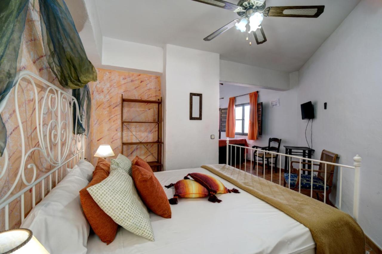 Hotel Restaurante Bandolero Júzcar 外观 照片