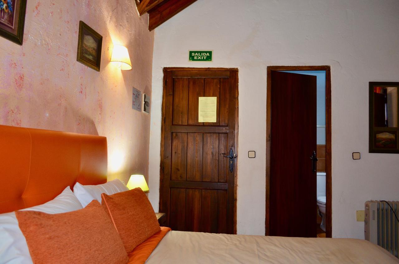 Hotel Restaurante Bandolero Júzcar 外观 照片