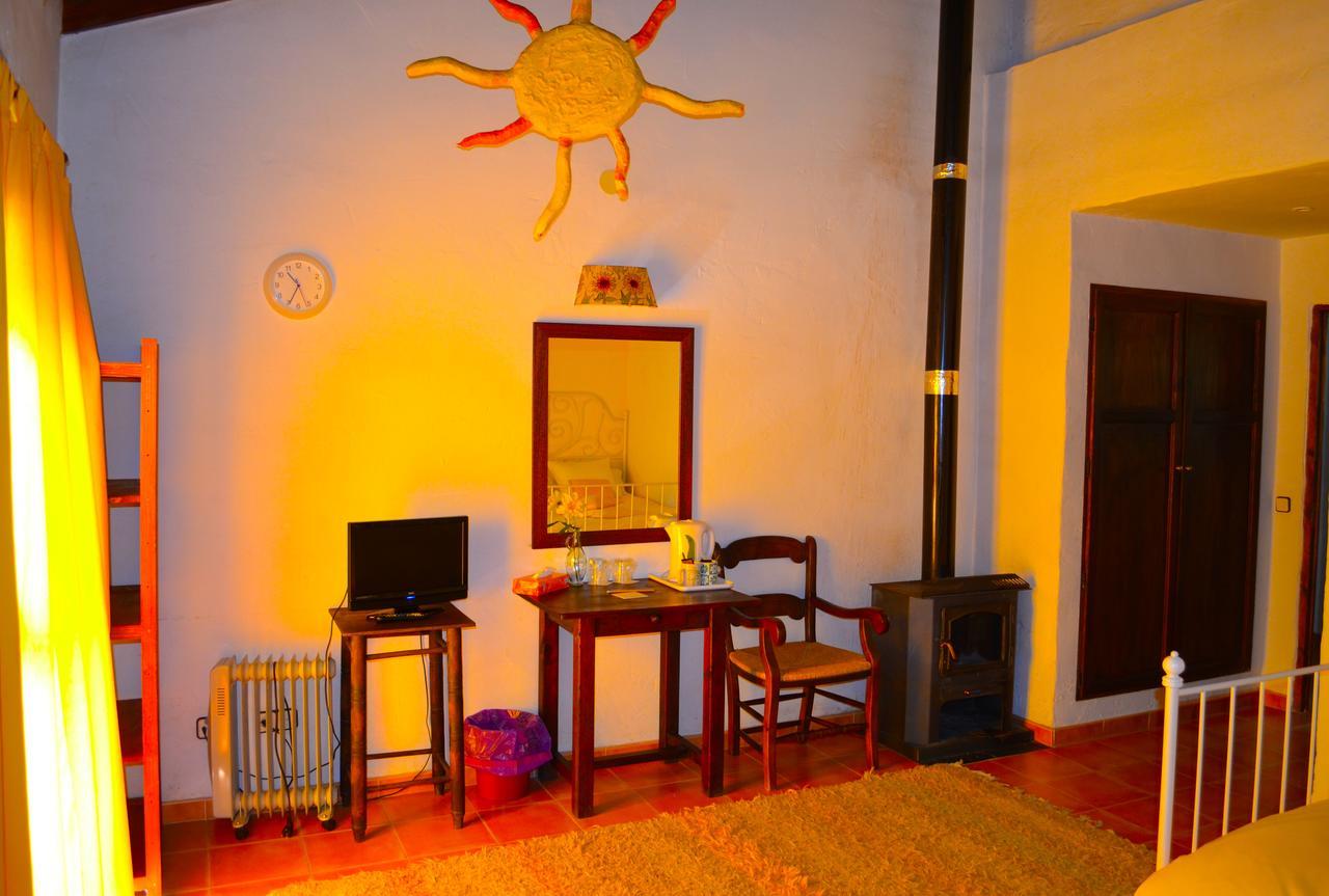 Hotel Restaurante Bandolero Júzcar 外观 照片