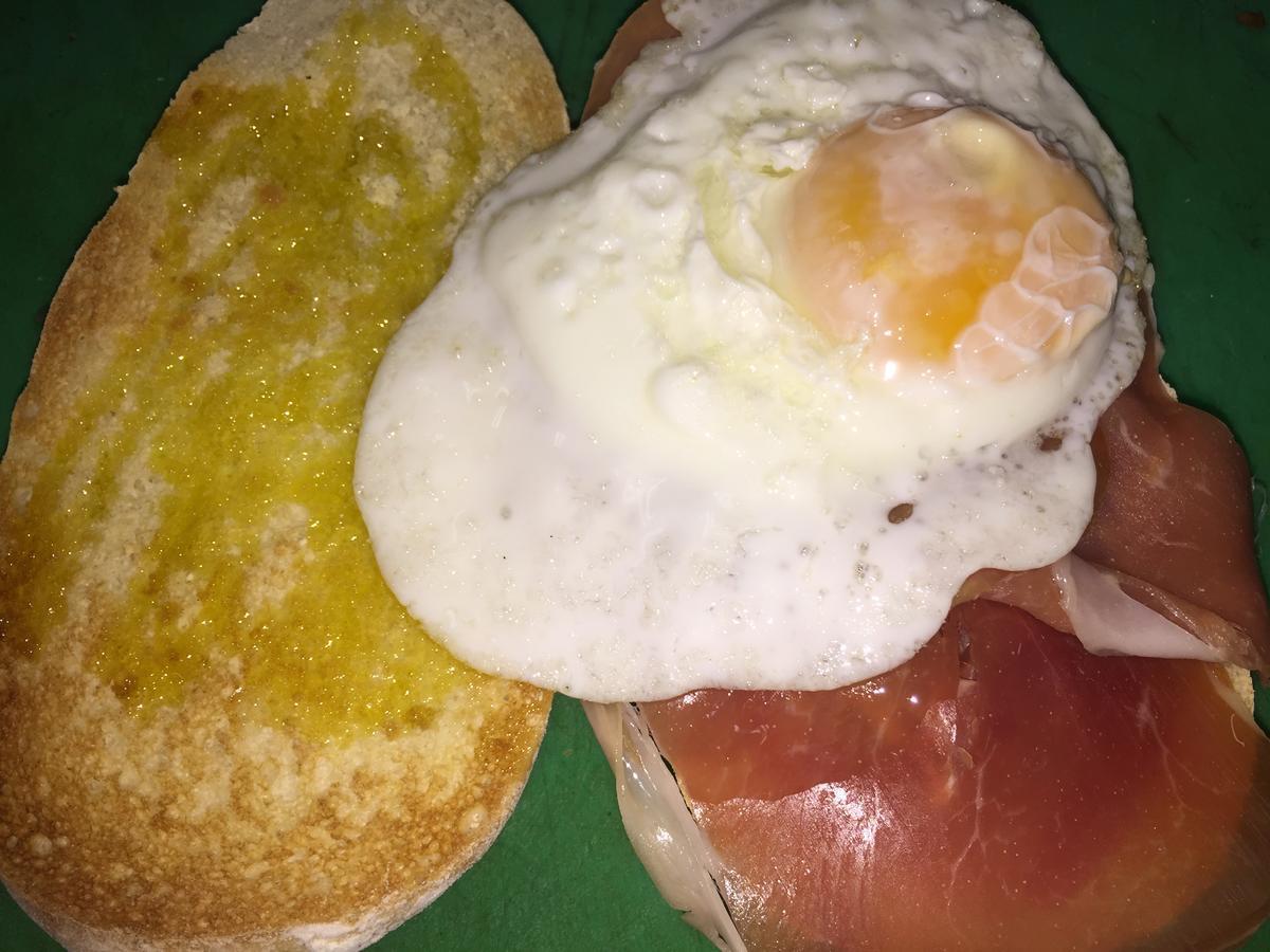 Hotel Restaurante Bandolero Júzcar 外观 照片